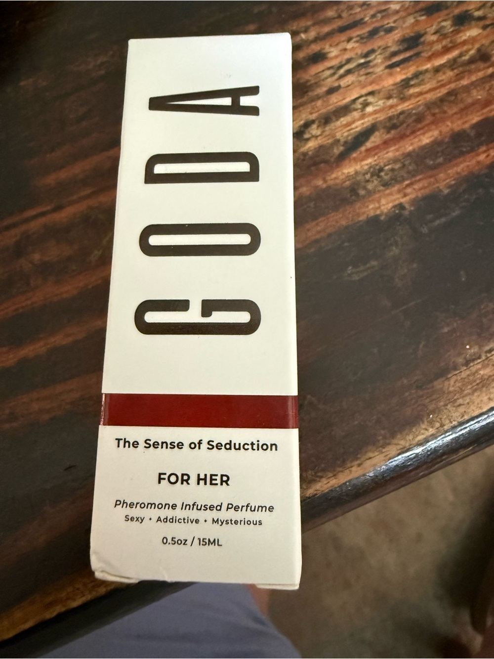 GODA The Sense of Seduction For Her Perfume - White & Burgundy Box